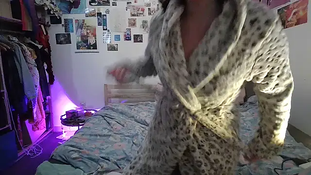 AdorahB3ll3 online show from 02-16-25, 08:11