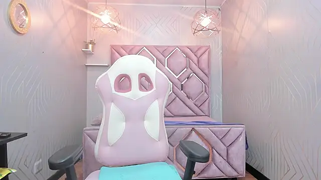 Snapshot of nefertiti_ebony chatting on 03-23-25, 02:37 nefertiti ebony online show from 03-23-25, 02:37