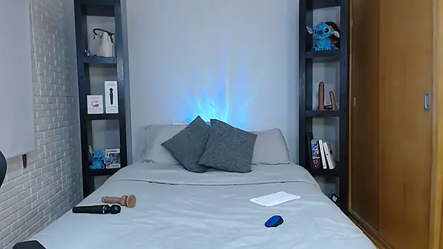 issa--love online show from 10-24-25, 09:17