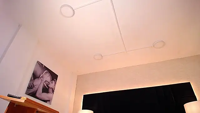 Snapshot of Simon_Basset chatting on 02-18-25, 08:14 Simon Basset online show from 02-18-25, 08:14