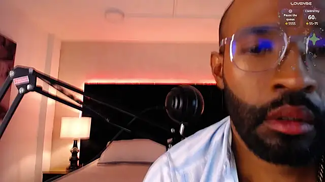 Snapshot of Simon_Basset chatting on 03-19-25, 09:16 Simon Basset online show from 03-19-25, 09:16