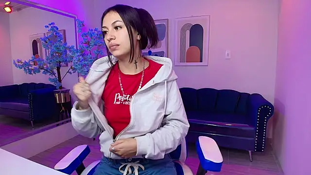 Snapshot of Charlotte_ethan chatting on 02-11-25, 03:29 Charlotte ethan online show from 02-11-25, 03:29