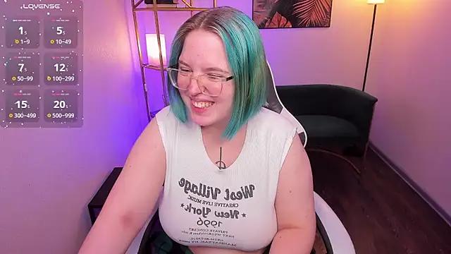 Snapshot of Manic_pixie_ chatting on 07-10-26, 03:14 Manic pixie online show from 07-10-26, 03:14