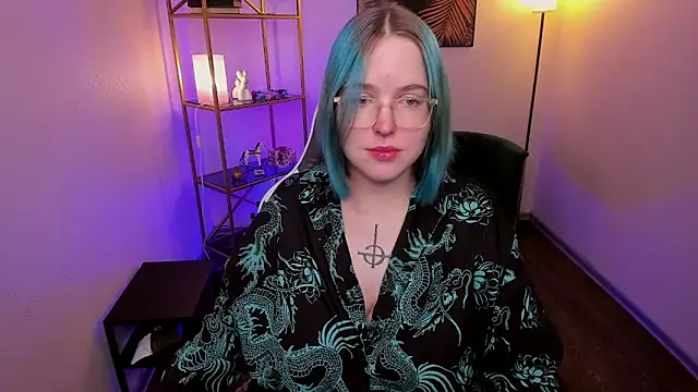 Snapshot of Manic_pixie_ chatting on 07-31-26, 03:00 Manic pixie online show from 07-31-26, 03:00