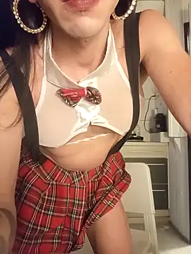 Snapshot of PiccolaDany chatting on 10-03-25, 01:57 PiccolaDany online show from 10-03-25, 01:57