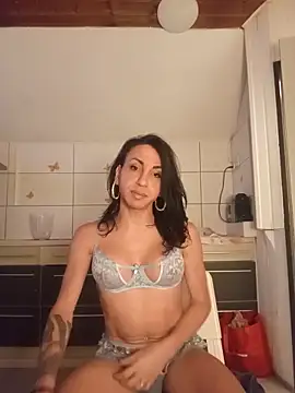 Snapshot of PiccolaDany chatting on 11-09-25, 05:39 PiccolaDany online show from 11-09-25, 05:39