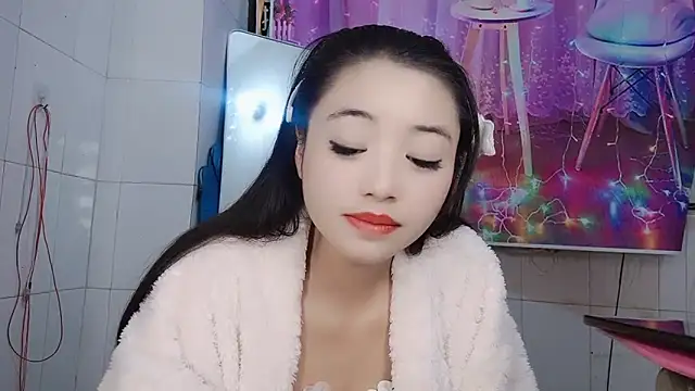 Snapshot of ManMan-520 chatting on 02-05-25, 05:52 ManMan-520 online show from 02-05-25, 05:52