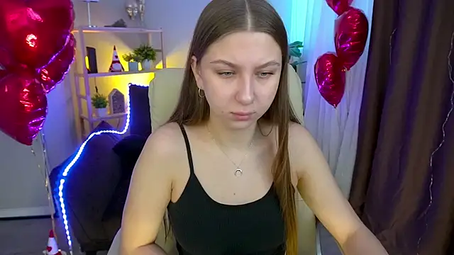 Snapshot of AureliaBliss_ chatting on 02-18-25, 02:16 AureliaBliss online show from 02-18-25, 02:16