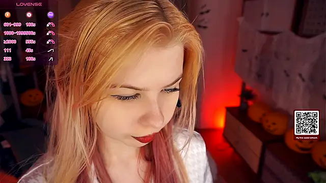 LynetHakes online show from 10-24-25, 04:20