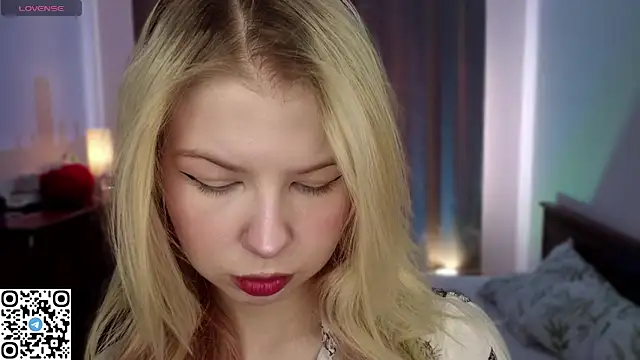 LynetHakes online show from 03-18-26, 06:16