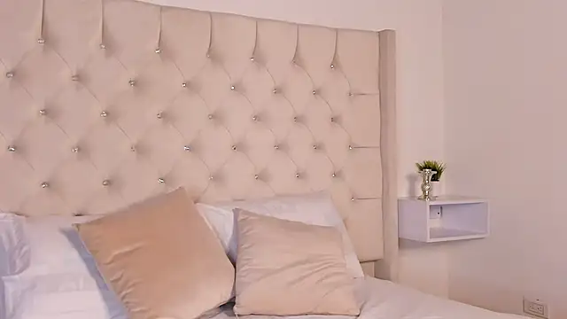 bella bloomg online show from 01-27-25, 07:24