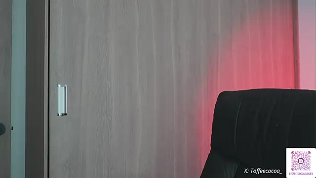 Snapshot of sophi_lii chatting on 09-25-25, 04:54 sophi lii online show from 09-25-25, 04:54