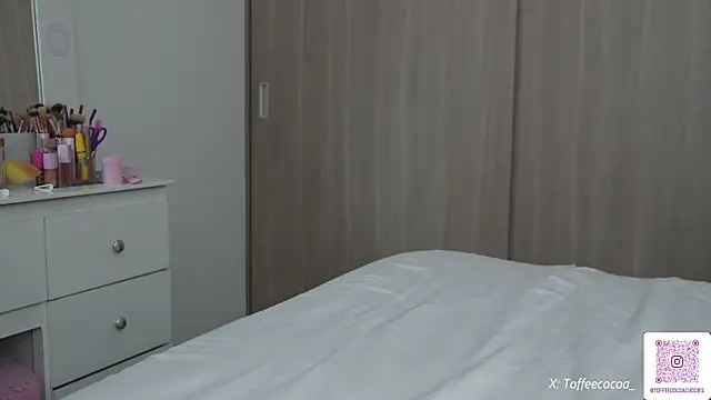 Snapshot of sophi_lii chatting on 10-06-25, 05:32 sophi lii online show from 10-06-25, 05:32