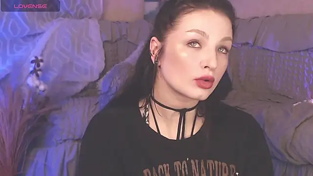 BritneyBarker online show from 01-16-25, 01:27