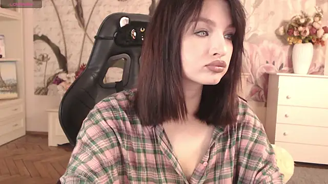 BritneyBarker online show from 09-18-25, 03:41