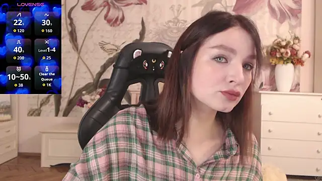 BritneyBarker online show from 11-18-25, 02:17