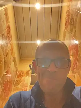 Snapshot of MaxDevilWhite chatting on 02-28-26, 08:43 MaxDevilWhite online show from 02-28-26, 08:43