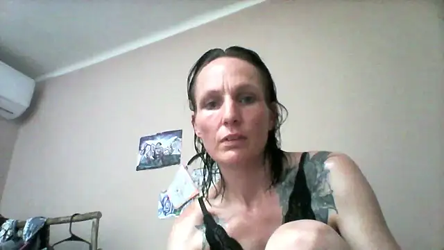 Snapshot of xylegs chatting on 01-09-26, 11:17 xylegs online show from 01-09-26, 11:17