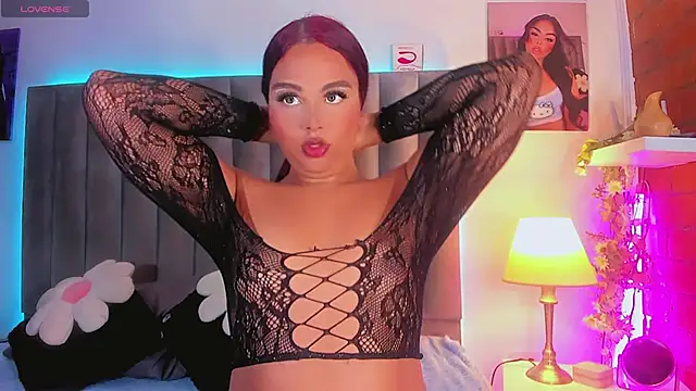 Snapshot of CamiiGarcia chatting on 11-02-25, 09:39 CamiiGarcia online show from 11-02-25, 09:39