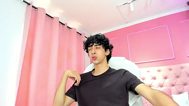 Snapshot of Alezzandro_ chatting on 01-30-25, 02:36 Alezzandro online show from 01-30-25, 02:36