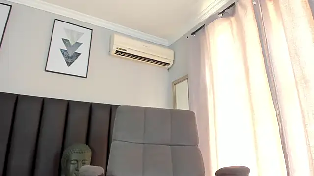 Snapshot of Alezzandro_ chatting on 02-25-25, 01:39 Alezzandro online show from 02-25-25, 01:39