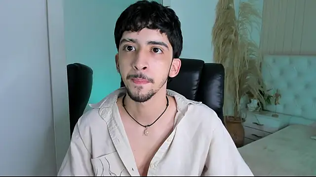 Snapshot of Alezzandro_ chatting on 09-09-25, 08:41 Alezzandro online show from 09-09-25, 08:41