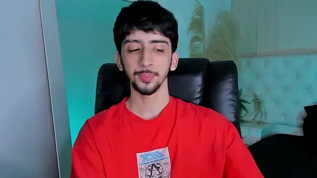 Snapshot of Alezzandro_ chatting on 09-17-25, 08:32 Alezzandro online show from 09-17-25, 08:32