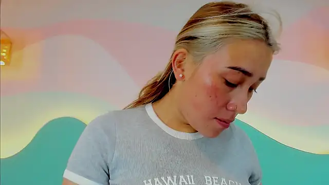 Snapshot of Lannajansen chatting on 10-24-25, 01:18 Lannajansen online show from 10-24-25, 01:18