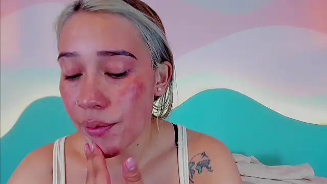 Snapshot of Lannajansen chatting on 10-30-25, 03:35 Lannajansen online show from 10-30-25, 03:35