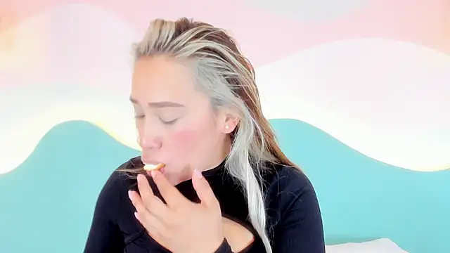 Snapshot of Lannajansen chatting on 11-15-25, 03:19 Lannajansen online show from 11-15-25, 03:19