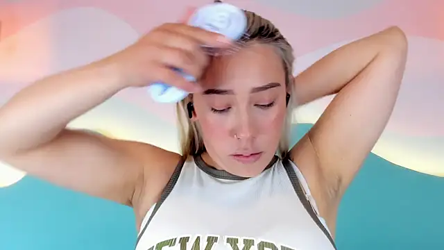 Snapshot of Lannajansen chatting on 11-21-25, 02:16 Lannajansen online show from 11-21-25, 02:16