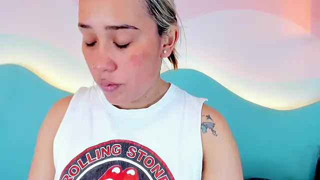 Snapshot of Lannajansen chatting on 11-25-25, 01:44 Lannajansen online show from 11-25-25, 01:44