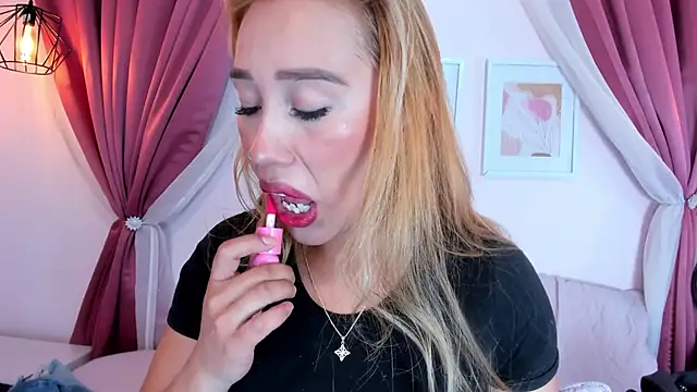 Lannajansen online show from 04-17-26, 02:09