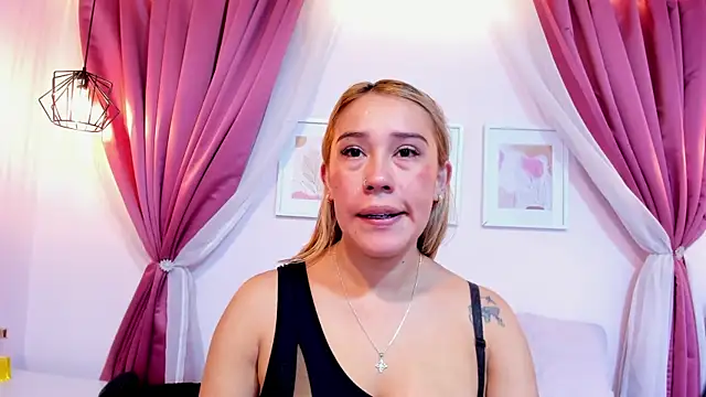 Lannajansen online show from 04-20-26, 01:36