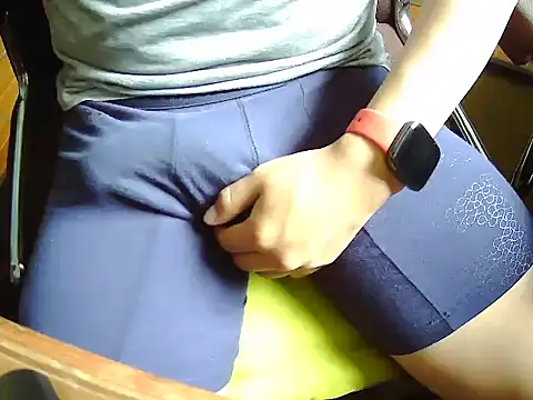 Snapshot of Andre16c chatting on 02-11-26, 03:39 Andre16c online show from 02-11-26, 03:39