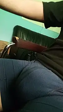 Snapshot of Andre16c chatting on 03-10-26, 03:50 Andre16c online show from 03-10-26, 03:50