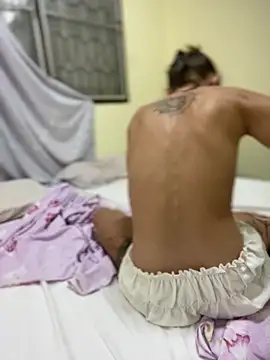 Snapshot of White_Lu chatting on 11-20-25, 02:34 White Lu online show from 11-20-25, 02:34