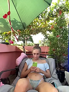 Snapshot of White_Lu chatting on 02-16-26, 02:18 White Lu online show from 02-16-26, 02:18