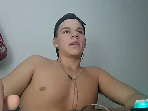 Snapshot of vitorsafado19 chatting on 03-04-25, 05:53 vitorsafado19 online show from 03-04-25, 05:53