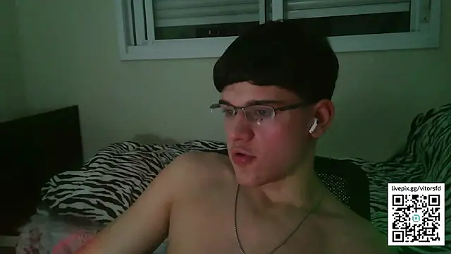 Snapshot of vitorsafado19 chatting on 10-03-25, 03:25 vitorsafado19 online show from 10-03-25, 03:25