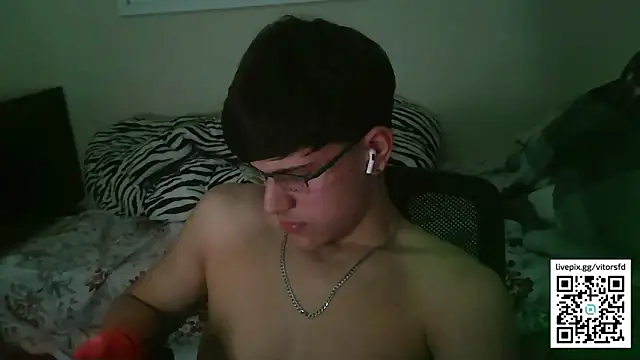 Snapshot of vitorsafado19 chatting on 10-04-25, 06:11 vitorsafado19 online show from 10-04-25, 06:11