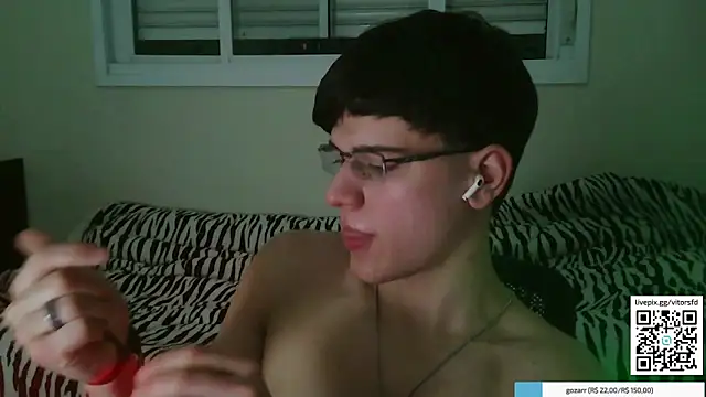 Snapshot of vitorsafado19 chatting on 10-22-25, 01:28 vitorsafado19 online show from 10-22-25, 01:28