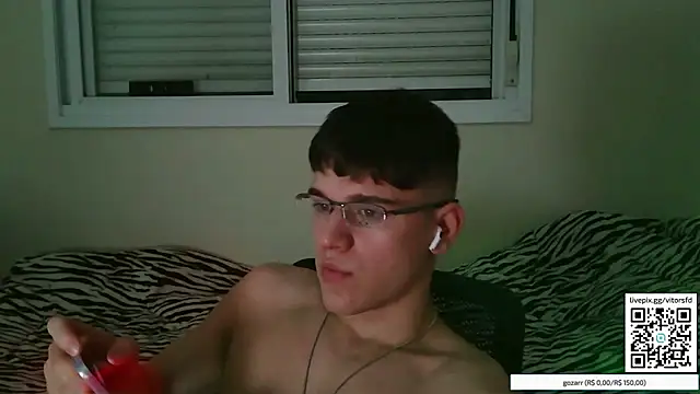 Snapshot of vitorsafado19 chatting on 10-26-25, 03:01 vitorsafado19 online show from 10-26-25, 03:01