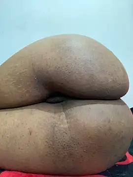 Snapshot of Charlotte_bronxxx chatting on 02-25-25, 02:11 Charlotte bronxxx online show from 02-25-25, 02:11