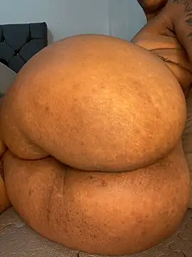 Snapshot of Charlotte_bronxxx chatting on 11-08-25, 05:34 Charlotte bronxxx online show from 11-08-25, 05:34