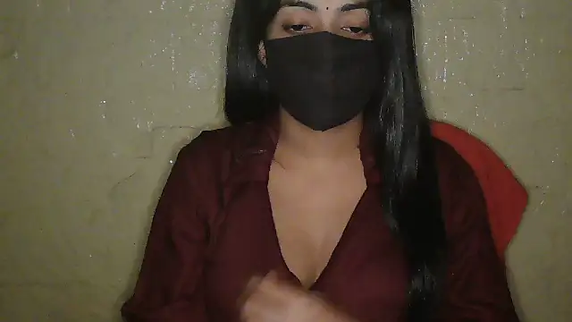 Snapshot of Reddy_Trisha chatting on 11-18-25, 08:35 Reddy Trisha online show from 11-18-25, 08:35