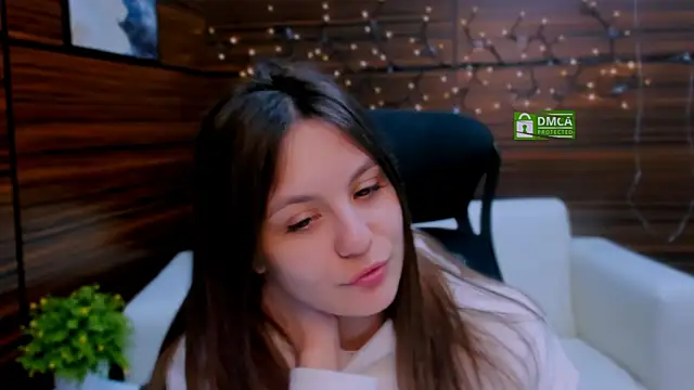 Snapshot of lisa_secret1 chatting on 01-23-25, 10:54 lisa secret1 online show from 01-23-25, 10:54