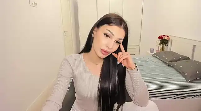 HelenShawn online show from 02-18-25, 01:32