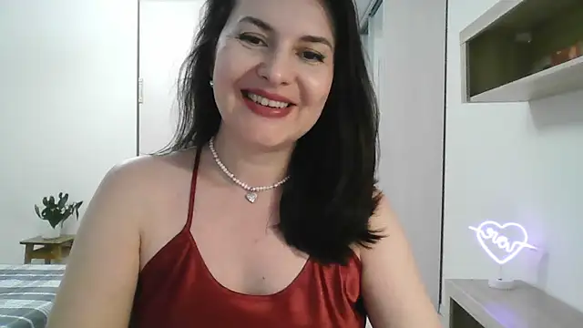 Victoria Glam online show from 02-07-25, 12:42