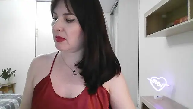 Victoria Glam online show from 02-11-25, 10:07